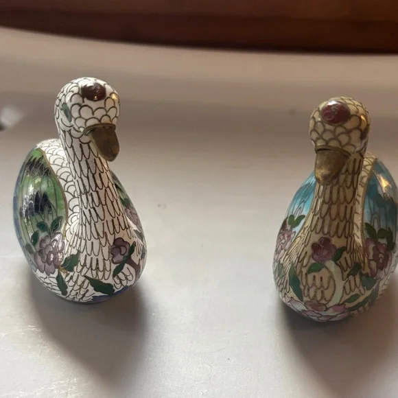 Elegant Cloisonné Love Swan Figurines - Picture 4 of 4